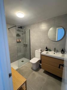 Beautiful views, pool & just 10min to the beach
