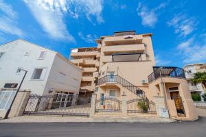 Azzuro apartments Budva