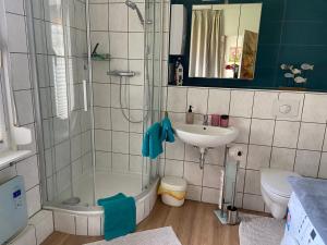 Ferienhaus CaroGrün in Erfurt-gemütlich-sonnig-Küche-Bad-Garten-Parken-Pool-Sauna-WLAN