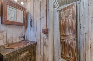 Enchanted Hideaway Cabins and Cottages