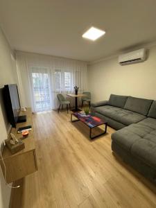 Évy Apartman