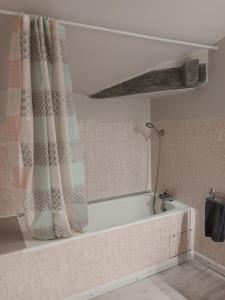 Maisons de vacances Au Moulin du Comte - en gite : photos des chambres