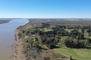 Casita del Río en Club de Campo Estancia Estrella Federal
