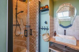 Maisons de vacances La Maison D-Ambre - Jacuzzi - Sauna- Clim : photos des chambres