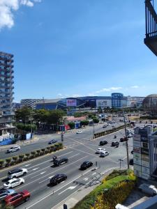 Twin Beds at Shell Residences Near NAIA and MOA - Aiza V