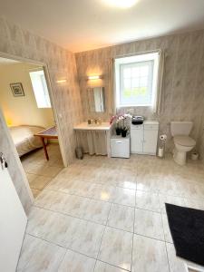 B&B / Chambres d'hotes Ferme fortifiee d Enguenard : photos des chambres