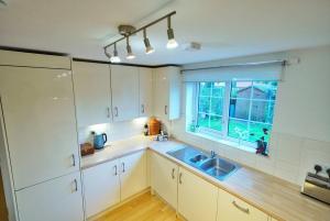 Broomfield Nook - 2 Bed Ground floor Maisonette close to Harry Potter studio tour
