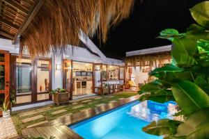 Bali-Inspired Villa with Private Pool ,Sleeps 10
