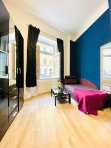 Elegant 1-Bedroom Apartment Near Danube River