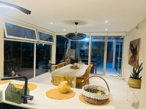 Villa Dëbora, Lura 3 Gjiri i Lalëzit