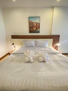 清迈市区Astra condo 屋顶无边泳池可步行至夜市