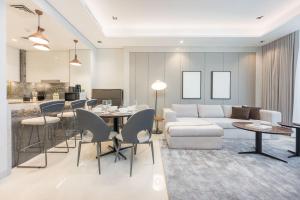 Free housekeeping visits during your stay - StayShort - 1 Bedroom in Nobles Tower with Burj Khalifa Views