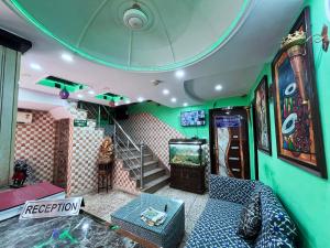 HOTEL DARPAN PALACE -New Delhi Railway Station