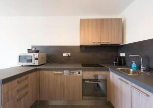 Domaine Blue Park 2 pièces, piscine, jardin privé, climatisation, parking et vue