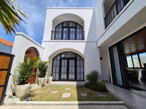 3BR Comfy Stylish Villa Coogee Canggu