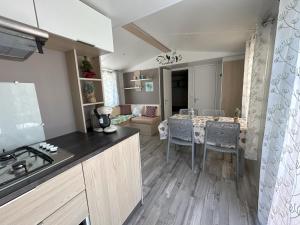 Mobilhome gorges de lArdèche proche du Pont dArc, camping Domaine de Chaussy 5 étoiles