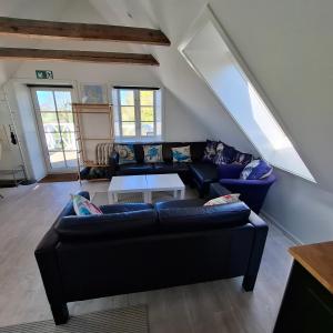 The Loft Apartment- "Den Gule Svane" Guest House - near Rønne & Beach