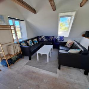 The Loft Apartment- "Den Gule Svane" Guest House - near Rønne & Beach