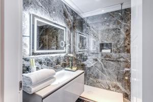 Spanish Steps Oasis Suite