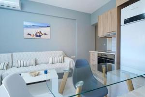 Las sirenas maisonnettes by the beach groundfloor and semi basement