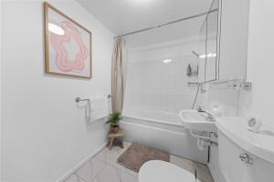 Stylish Nunhead Flat with Private Balcony