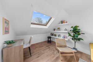 Stylish Nunhead Flat with Private Balcony