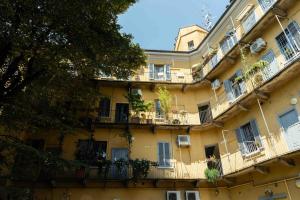 Milano Navigli O and A Home