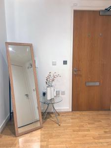 Bright city escape in Canary wharf