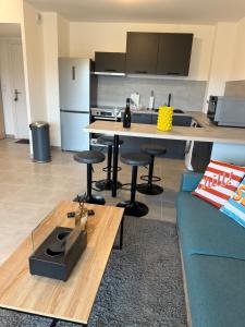 Appartement neuf piscine de standing Uzes à pied