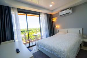 The Urban Tropical Apartments