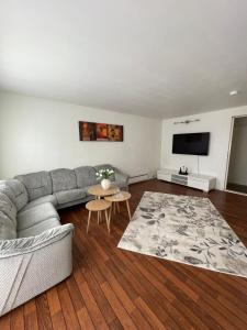 Aurora House, City Center, free 3-Car Parking