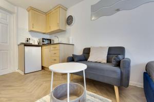 Pass the Keys Stylish and modern apartment