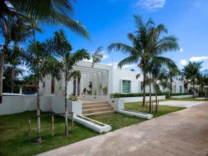 Beach village E6