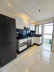 Bright & Modern Apartment near Technopolis