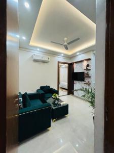 Private 1 BHK Serviced Apartments Sector 52 Near Millennium City Metro Station Gurgaon