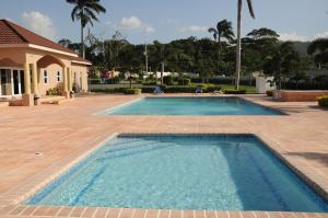 J Ochi ApartHotel