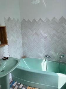 Le Bocage, maison avec grand jardin et parking