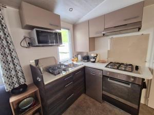 Campings Mobil Home Vias plage La Carabasse terrasse fermee hors saison : photos des chambres