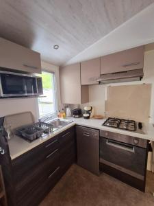 Campings Mobil Home Vias plage La Carabasse terrasse fermee hors saison : photos des chambres