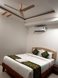 Aaditya Inn Rooms & Banquet hall