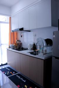 Lyne Homes Fancy 1 bedroom apartment