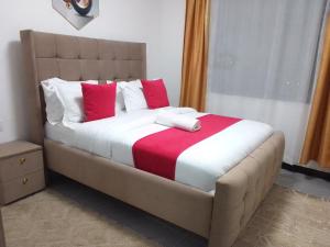 Lyne Homes Fancy 1 bedroom apartment