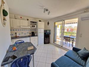 Appartement Vacances: Piscine, Tennis, Pétanque, Terrasse, Parking - Proche Commodités - FR-1-387-170