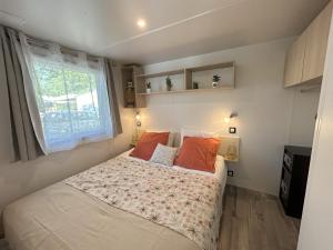 Mobilhome gorges de lArdèche proche du Pont dArc, camping Domaine de Chaussy 5 étoiles