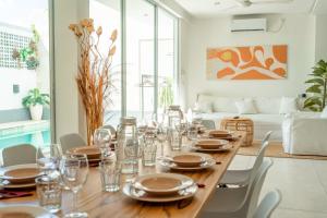 5BR Private Pool Villa - 1 min Beach - Daily Staff, Private Pool, Gym & Games