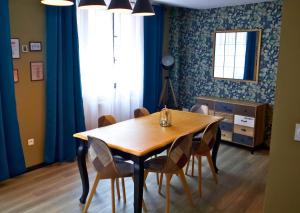 Appartements Sejour detente a Saint-Omer - jacuzzi prive, terrasse, centre-ville et parking gratuit : photos des chambres