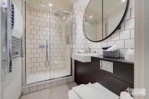 Deluxe Serviced Three Bed Apartment