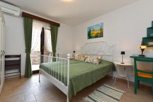 Stylish flat with pool access and fully equipped spaces