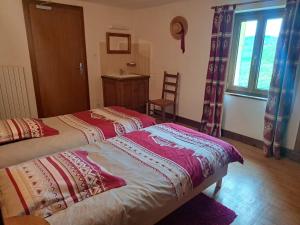 B&B / Chambres d'hotes Ferme auberge des Cimes : photos des chambres
