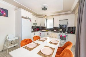 Olive Oyl - Villa with Private Pool for 6 People in Hisaronü
